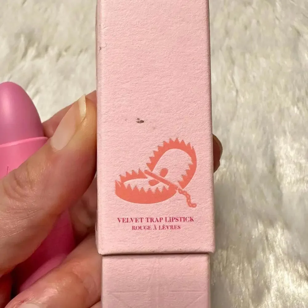 NIB Jeffree Star Red Affair Velvet Trap Lipstick Full Size 4g